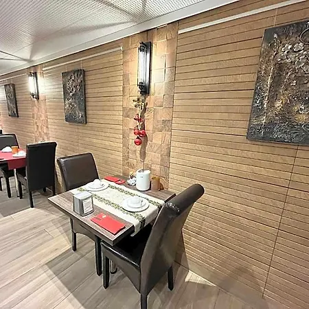Garni Forum 3*
